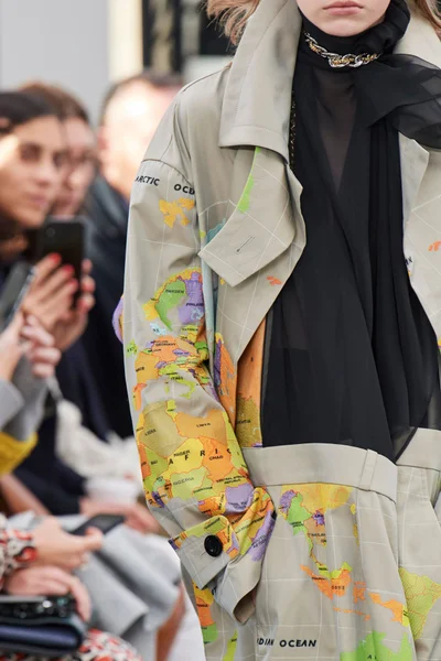 Look 5